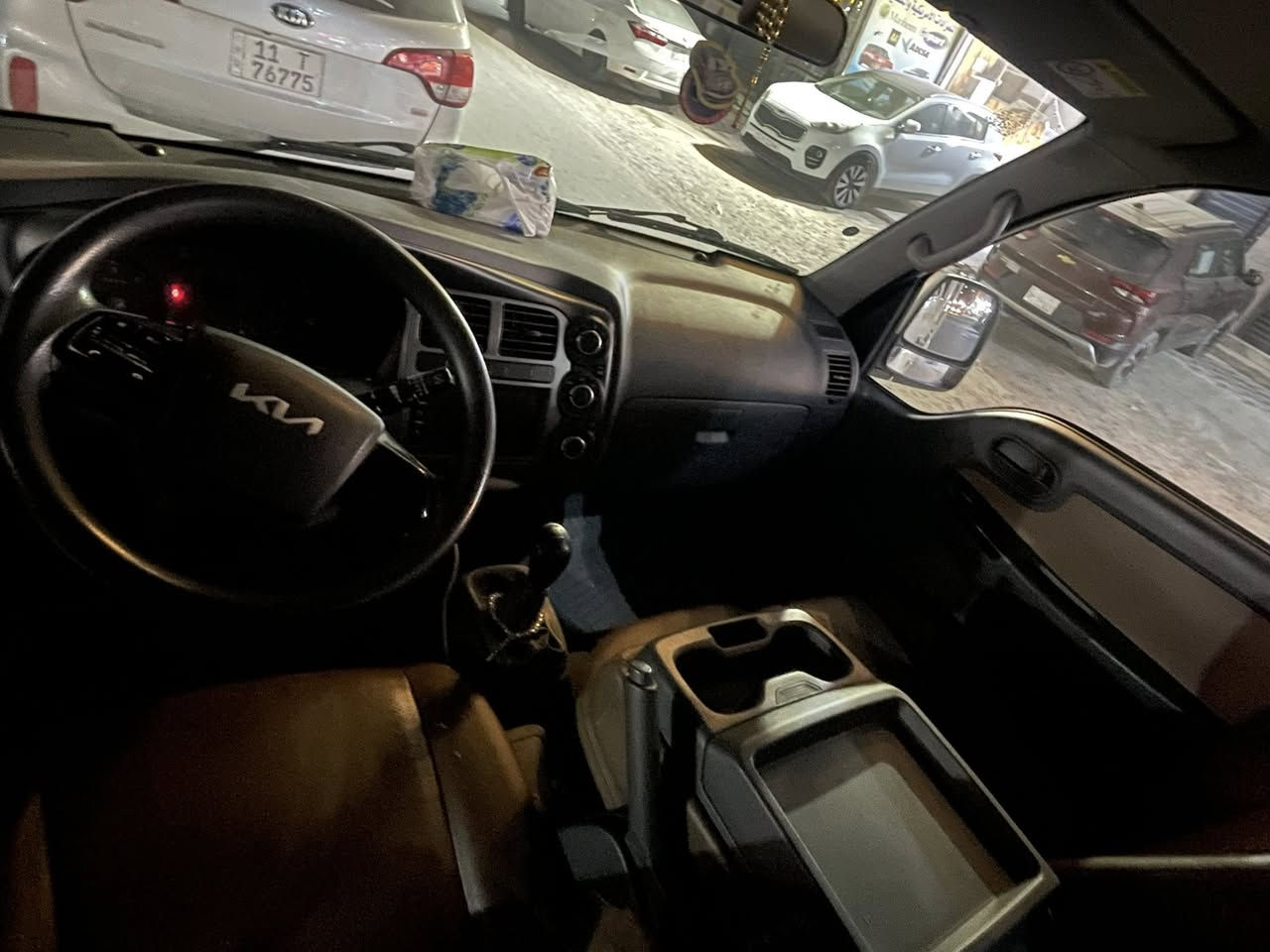 السلام عليكم كيه فحل للبيع موديل 2023 ماشه 51الف رقم كربلاء الجديد مشروع وطني ابكل المحفضات يتحول السيارة مكفوله كفاله عامه بيه بس تكحيل بل باب الي ابصف السايق 
رقم ***********
عنوان بغداد
