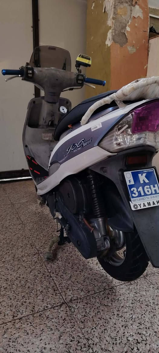 سلام عليكم دراجة ماكس للبيع صارلهة شهر من طالعة من رمبة تعال افحص وقتنع واخذهة ومكفولة من كلشي شراي تعال خاص او هاذة رقمي ***********
