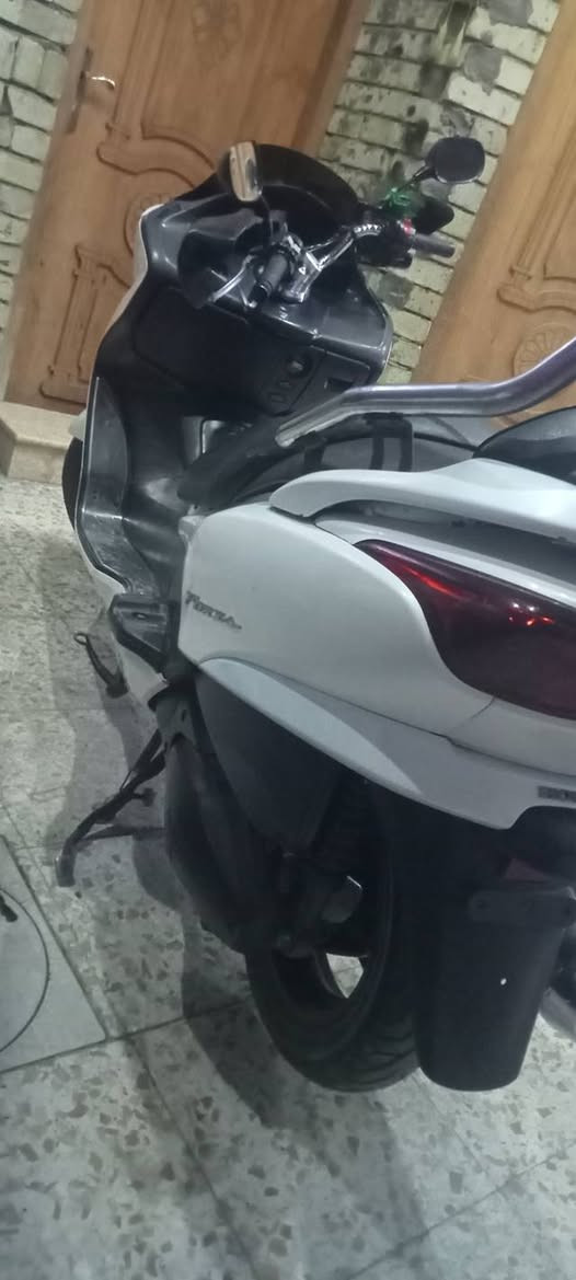 فورزه بصمه 8/0 بلاديه كلهه بس بيه اثر  شخوط ومكحلهن ملاحظه الكير ملغي مالته ألسعر 1100 وبيه مجال 

المكان البلديات تقاطع الكهرباء /***********
