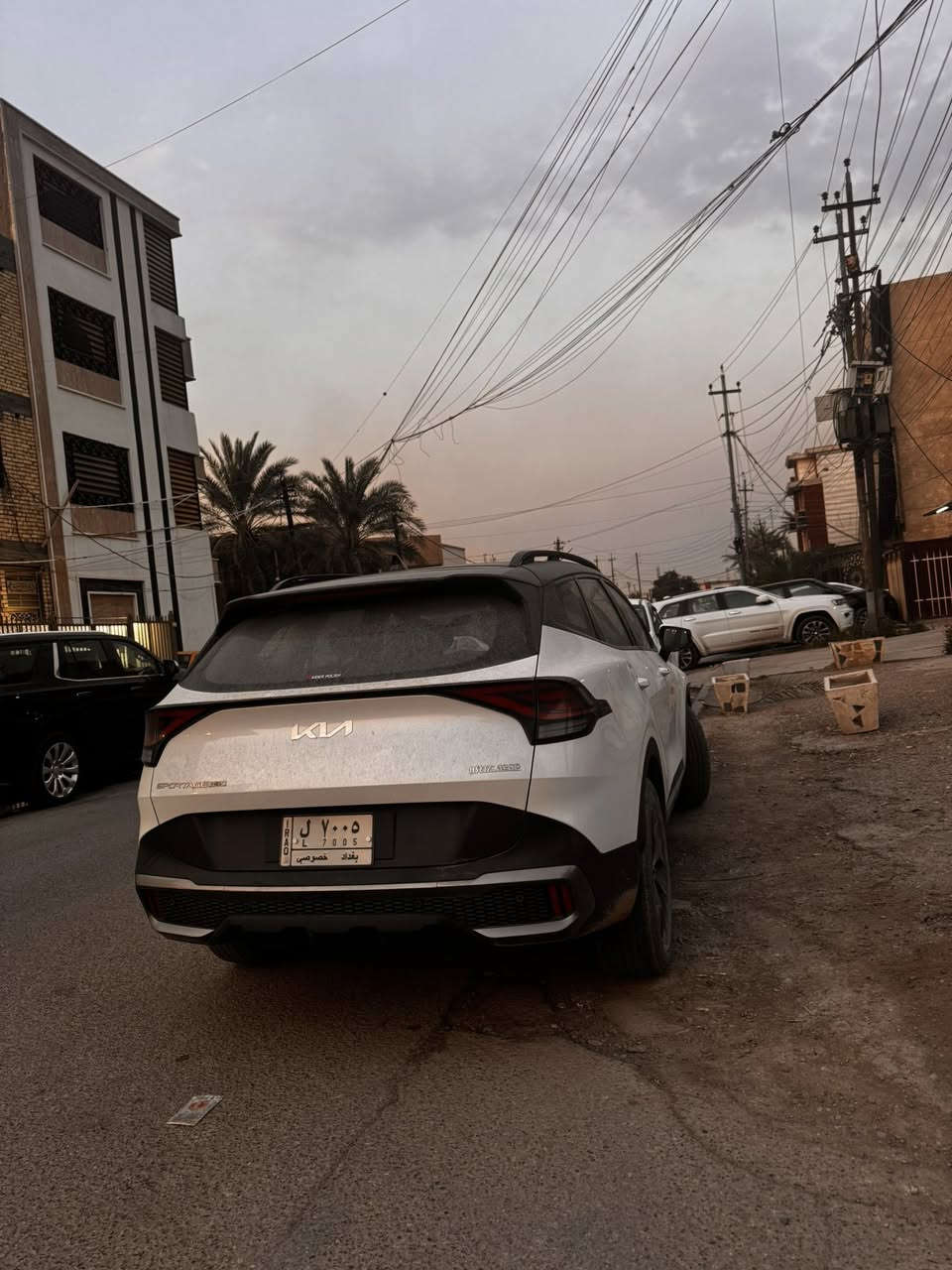 السلام عليكم  خليجي خليجي 
موديل 2022
للبيع سبورتج هايبرد بانزين 
السياره فول واحد على واحد 
بانورما قطعتين
كراسي إماميه كهرباء 
كير ماوس 
حساسات ماميه خلفيه 
رادرات
السياره فول شكو موصفات ابالك موجوده بيه
السياره ماشيه 17 جديده كلش 
مكفوله كفاله عامه من الصبغ والبارد والتبديل 
مراوس سياره اصغر عادي 
رقم بغداد أنطيك هاذ الرقم المميز مو وياه أنطيك رقم غيره 
مكان السياره بغداد البلديات 
السعر 208 دفترين وثمانيه ورقه 
وبيه مجال حك الجيه 
مكان السياره بغداد البلديات او الدوره 
الاستفسار اكثر الاتصال 
***********
