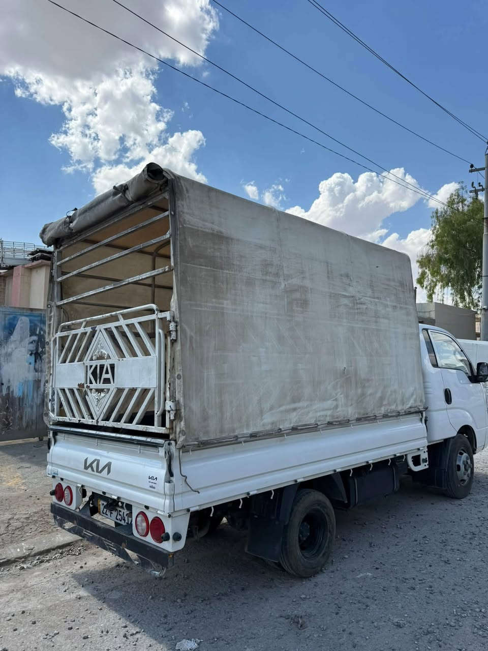 چەمچەو کەپر و چادر خاوێن کیا 4000 بۆ فرۆشتن 
خایس و شکای نیە بۆ سحر نامە بنێرە و لە خزمەتام 
شوێن هەولێر 
*********** وەتسئاپ و فایبەری  لەسەرە
