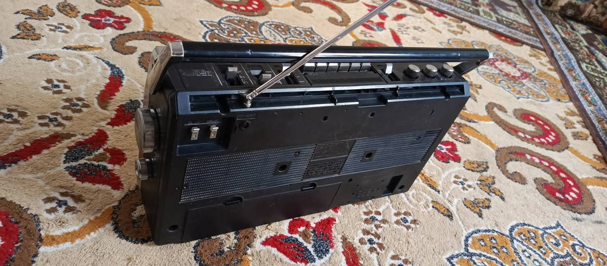 السلام عليكم جهاز ناشونال باناسونيك ياباني اصلي نظيف لا فطر ولا نقص كامل شغال بالكامل اف ام مع اربع موجات جهاز نظيف وحلو سعره 70 مع التوصيل ***********
