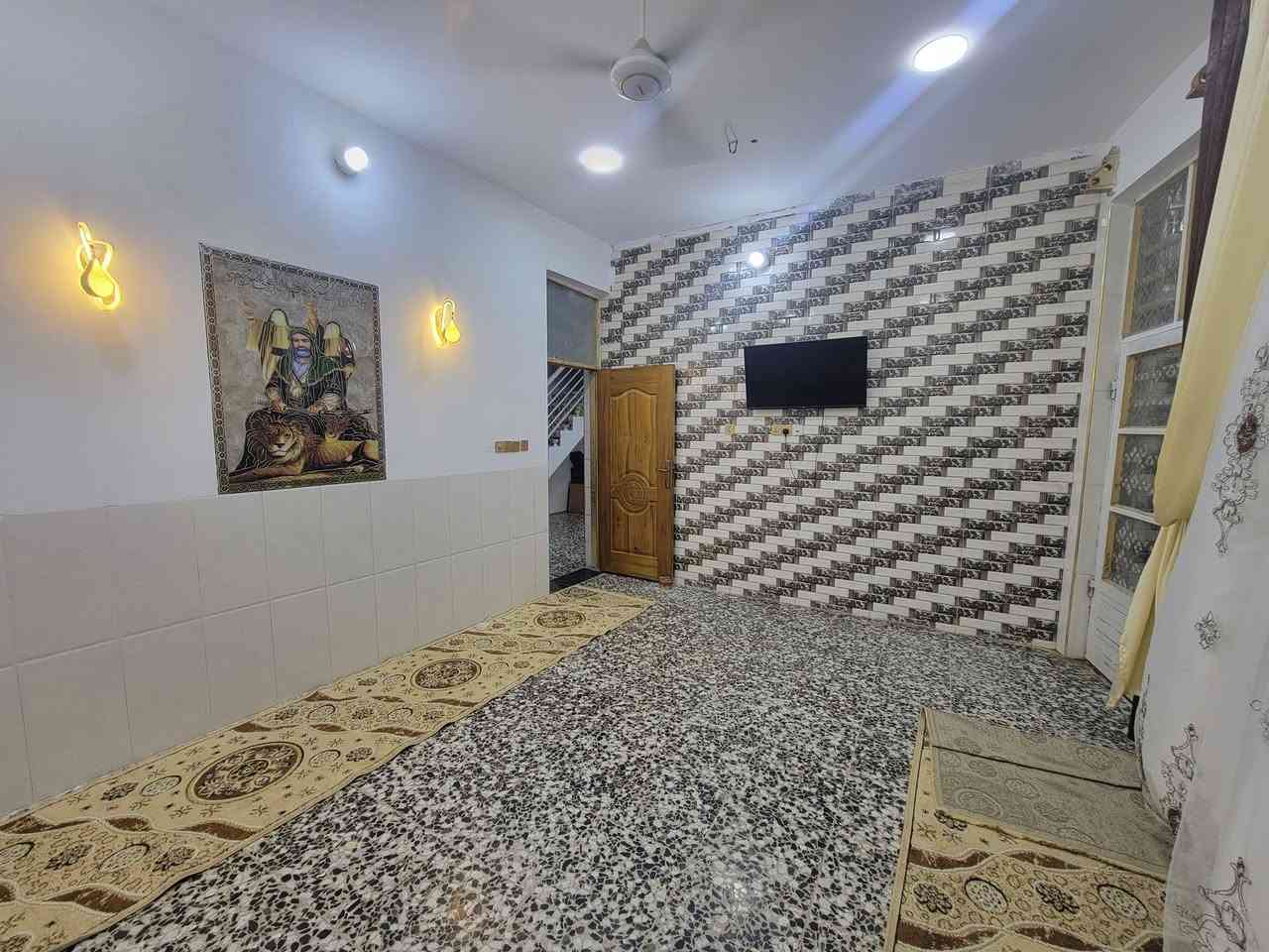 سلام عليكم دار للبيع م١٠٠طابق واحد
بظهر سيد محمد الصافي للإستفسار الاتصال على الرقم 
***********
