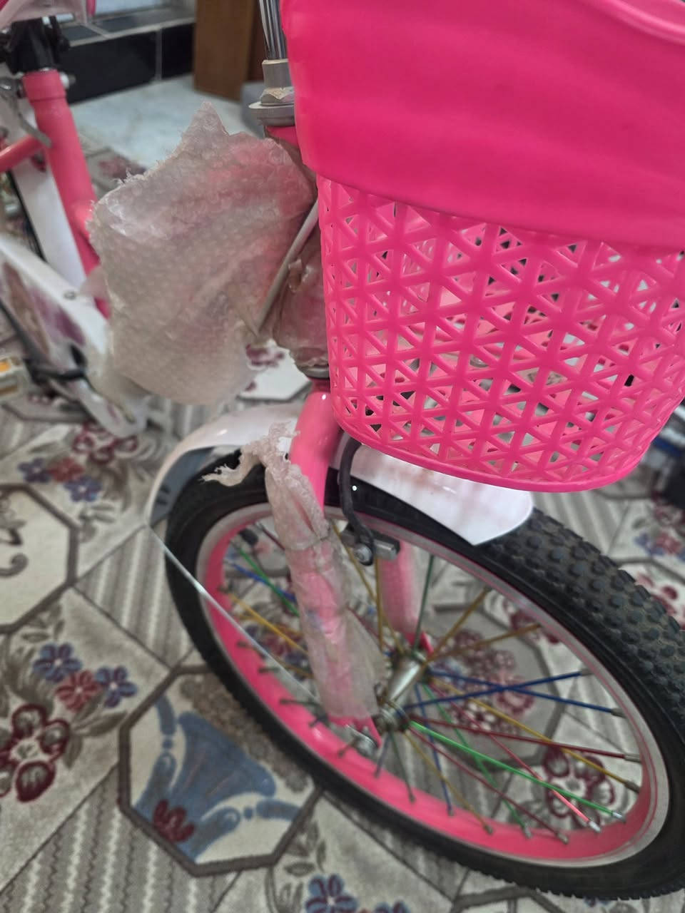 بيسكل بناتي حجم ٢٠ اشتريته جديد لبنتي وتخاف تصعد بي ما مستخدم ابد ابيعلك جديد  سعره 50


**إذا كنت صاحب هذا الإعلان وتريد حذفه لأي سبب، رجاءا أرسل رسالة إلى الدعم الفني**