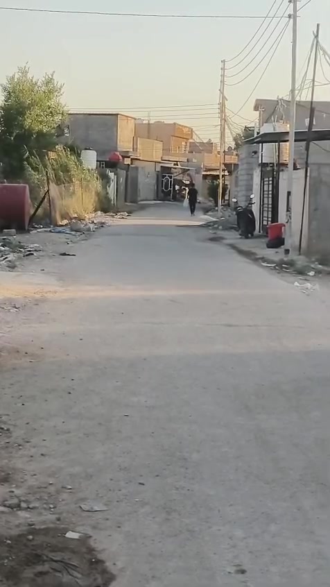 السلام عليكم يوجد بيت للبيع مساحه ١٢٥ متر جسر ديالى العريفيه شارع ابو فداء عقد زراعي٥ ٣ البيت كلش حلو ومرتب للتواصل ***********سعر ٤٥ وبي مجال
