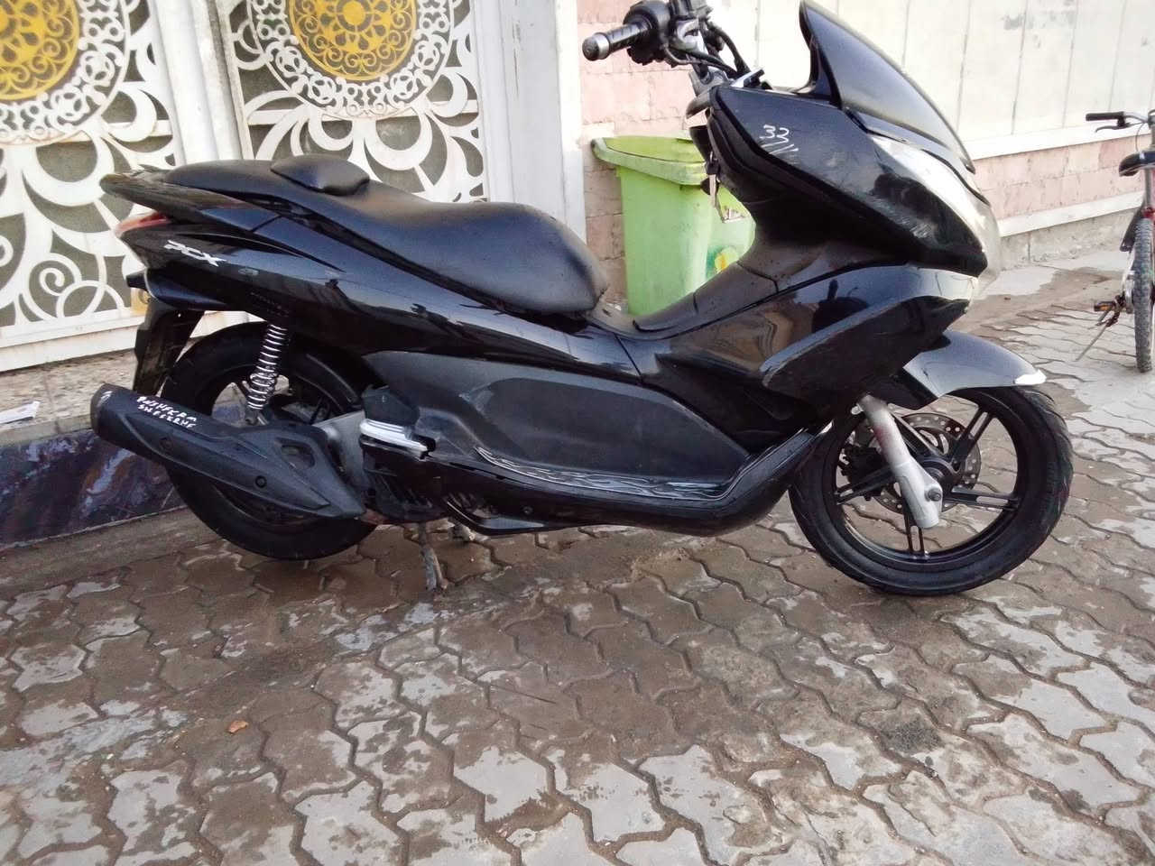 اسلام عليكم بيسي إكس جيل أول ياباني أصل دراجة مال رمبة مكينة 150دراجة كارتون فول حساسات قفل جنطة قفل ستيرن شاير كهربائية كلة شغال مابيها اي نقص كلجات كاملة بيها شلعة ومعدل طيارة مكينة بجيس ماسمع اي صوت السعر 1350وبيهة مجال مكاني بغداد مدينت الصدر ***********ملاحضة بيها شخوط بصيطة بالكفر حتى خاف تكول اجيتك وتعنيت وماكتلي
