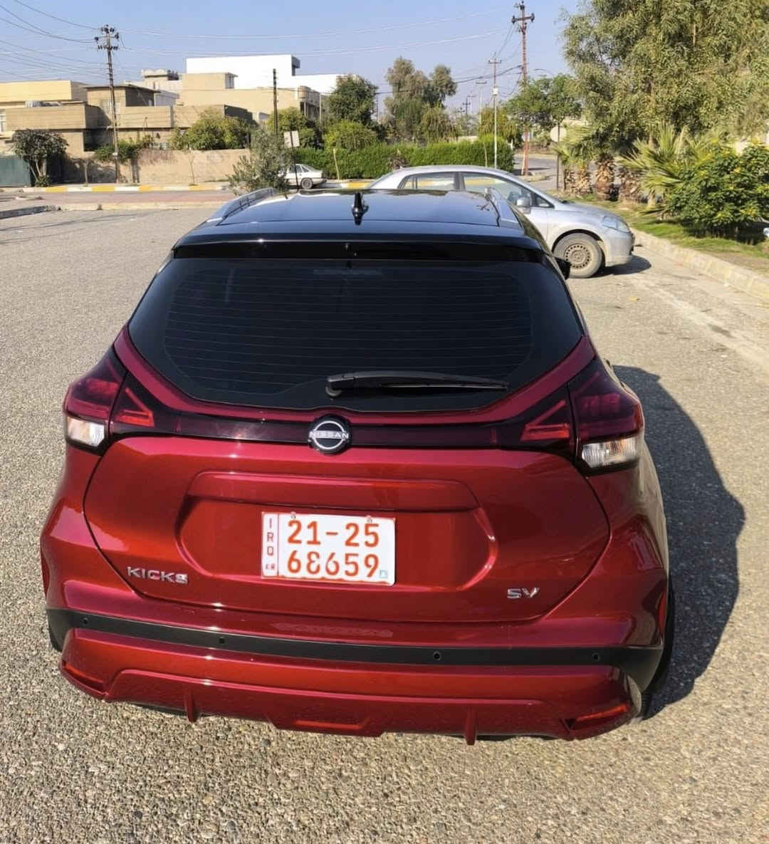 *تحية طيبة لجميع المتابعين *
للبيع نيسان كيكس. 
موديل 2024. 
مواصفات SV
السيارة ماشية  الف فقط يعني زيرو👌
رقم الشاصي 3N1CP5CV8RL560879
محرك 1600 اربعة سلندر. 
اللون ماروني وسقف اسود ابلادي. 

المواصفات SV
دخول ذكي. 
بصمة تشغيل وتشغيل عن بعد. 
رادار امامي و رادارات جوانب. 
حساسات خلفية وتوقف ذاتي. 
كاميرا خلفية وتحديد مسار. 
فول تحكم استيرن. 
نقطة عمياء. 
هاند بريك بصمة. 
ومواصفات اخرى كثيرة. 

الضرر. 
كير مفتوح. 

السيارة بدون صبغ* كل قطع السيارة ابلادي وايضا ً لايتات السيارة ابلادي. صور الحادث وتقرير السونار مرفقة في الاعلان. 

السيارة كاتي تترقم شمال العراق
أربيل * سليمانية *دهوك. 

مكان السيارة في محافظة كركوك 
للاستفسار اكثر عن السيارة يرجى على الرقم ***********
