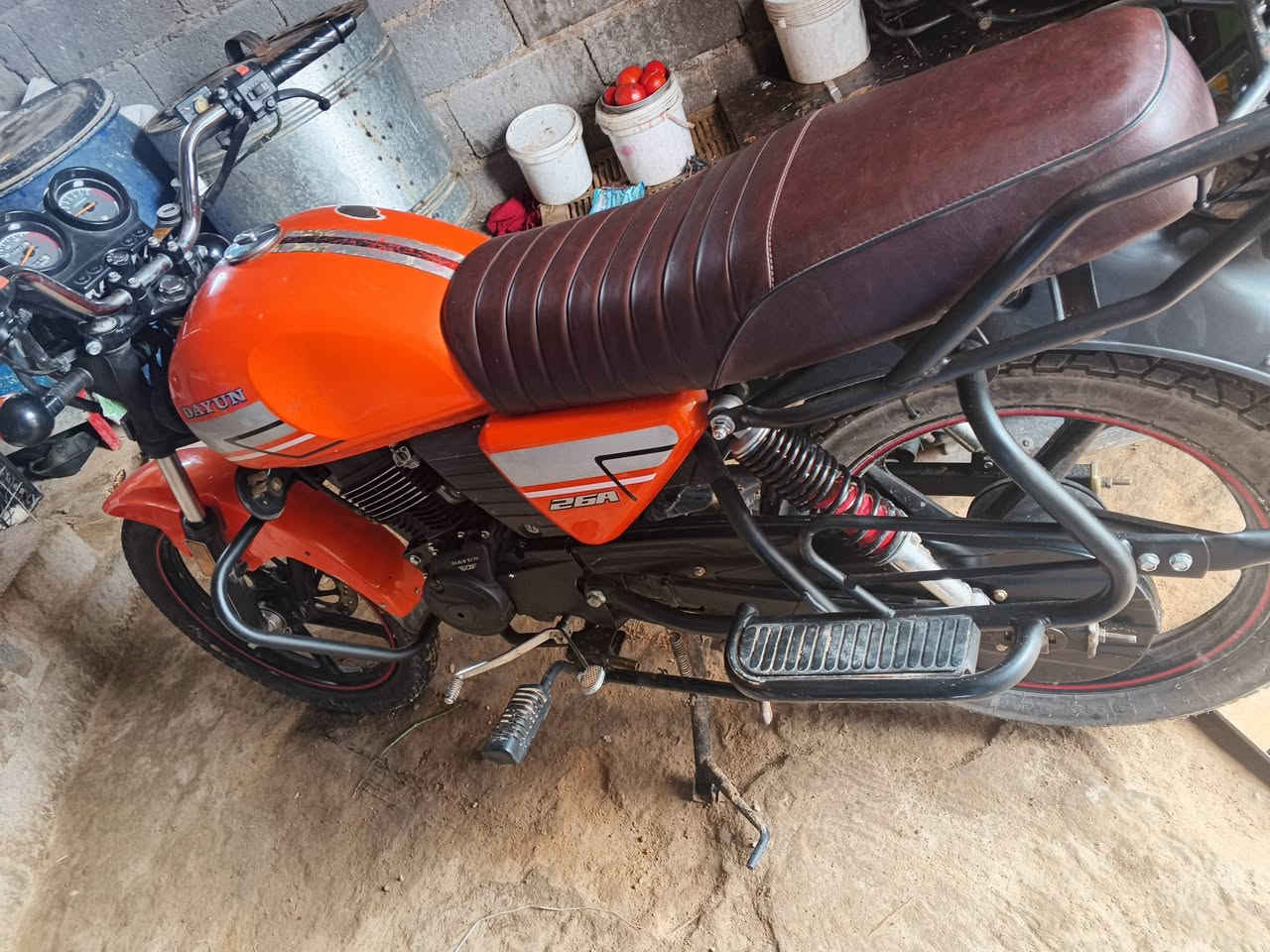 السلام عليكم دراجه للبيع موديل 22 اوراق سكينات مكان عشاء النجف سعرل
***********
