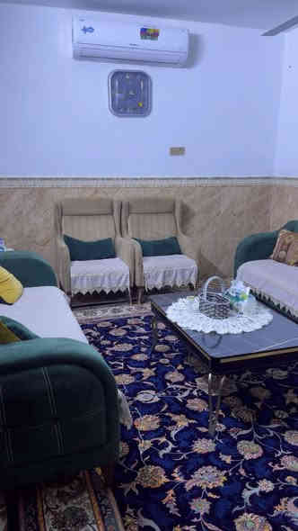 سلام عليكم 
تخم للبيع

8مقاعد

نضيف 

المكان الصوفيه

***********
