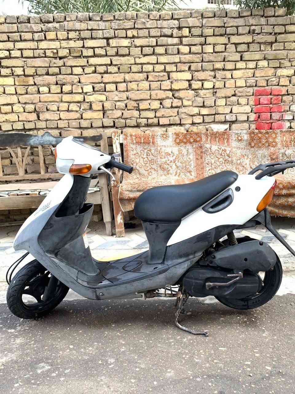 دراجه ساسوكي خفاش وكيل صارلها شهر  من طلعت اوراق تحويل بسمك  سعر اتصل ع رقم 
اني مكلف بنشر رقم صاحب دراجه ***********
