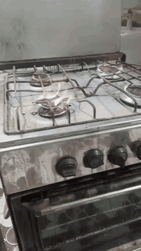 طباخ شغال شرط الفحص سعره30 بي مجال للشراي مكانه كريميه ***********
