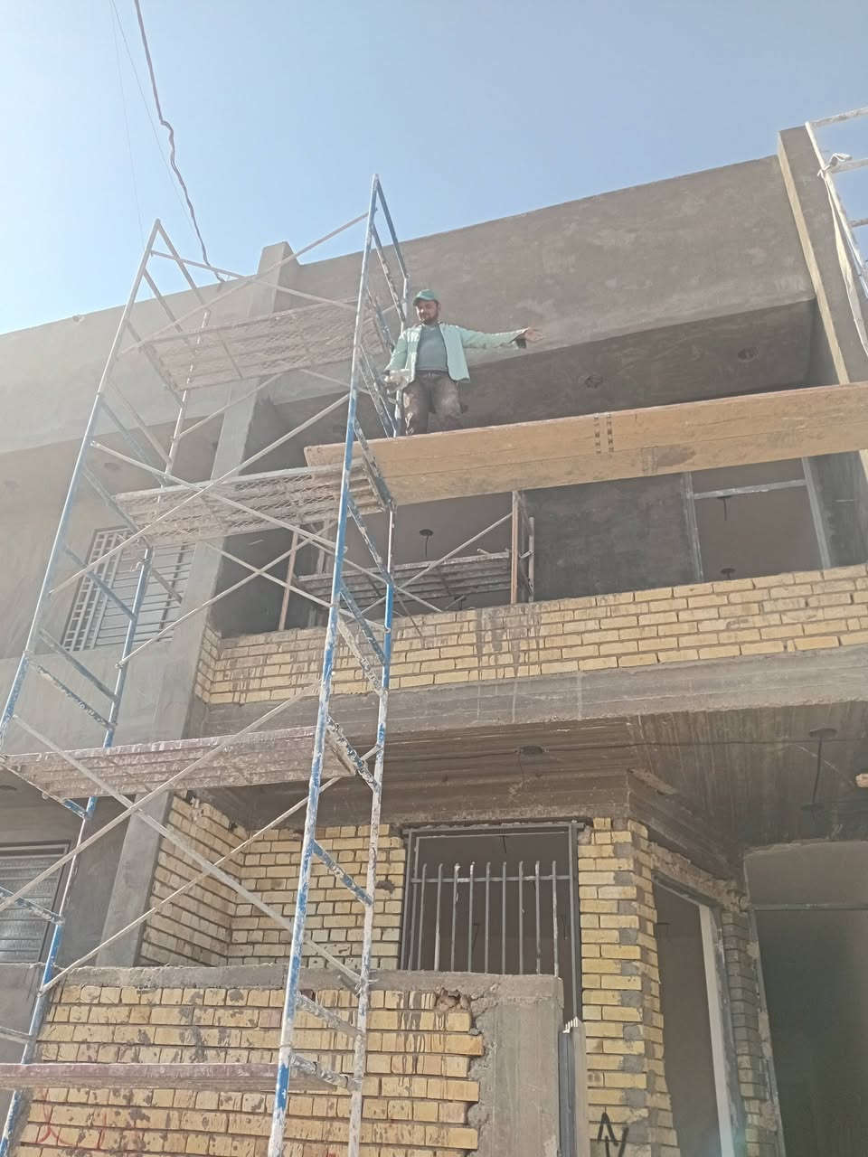 عادل المصري.خلفات اسمنت درجه اولى بغداد الجديد***********
