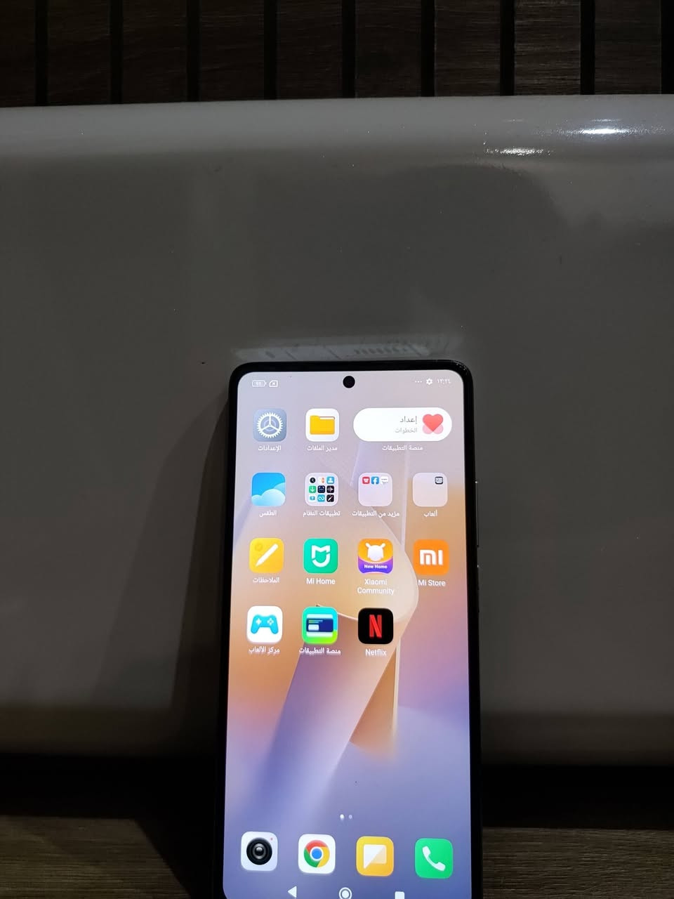 للبيع: وحش الفئة المتوسطة Xiaomi 11T 5G بنظافة ممتازة! 🔥
التفاصيل والمواصفات:
​📱 الشاشة: شاشة خرافية AMOLED بحجم 6.67 بوصة بمعدل تحديث 120Hz (سلاسة تامة في الألعاب والتصفح)، محمية بزجاج كوريلا جلاس فيكتوس المقاوم للكسر.
​⚙️ الأداء والمعالج: معالج الألعاب القوي MediaTek Dimensity 1200 5G (أداء طيارة وبدون تعليق).
​💾 المساحة والرام: ذاكرة داخلية ضخمة 256 جيجابايت مع 8 جيجا رام.
​📸 الكاميرا: كاميرا خلفية احترافية بدقة 108 ميجابكسل تصوّر بدقة 4K وعزل سينمائي، وكاميرا سيلفي 16 ميجابكسل.
​🔋 البطارية والشحن: بطارية ضخمة 5000 مللي أمبير بتكفي يوم كامل استخدام مكثف، وتدعم الشحن السريع الخارق بقوة 67 واط (يشحن من 0 لـ 100% بنصف ساعة تقريباً!).
​💿 النظام الحالي: الجهاز محدث بالكامل لآخر نظام من شاومي Xiaomi HyperOS المبني على Android 14 (أحدث واجهة مستقرة وسريعة).
​المميزات الإضافية:
​صوت ستيريو مزدوج نقي وعالي جداً.
​يدعم تشغيل شريحتين 5G.
​يحتوي على مستشعر IR للتحكم بالتلفزيون والمكيفات عن بعد.
​اللون: أبيض ملكي مميز (نفس اللي بالصورة
هاتف Xiaomi 11T 5G يأتي بمعالج قوي وهو MediaTek Dimensity 1200، وإليك عدد الفريمات (Frames per second) التي يدعمها في لعبة ببجي (PUBG Mobile):
​60 فريم (60 FPS): يدعمها الهاتف بشكل رسمي ومستقر جداً على إعدادات الرسوميات Smooth / Ultra أو Balanced / Ultra، ويمنحك أداءً سلساً وسريعاً بدون تقطيع بفضل قوة المعالج وشاشة الـ 120Hz.

هاتف Xiaomi 11T 5G يأتي بمعالج قوي وهو MediaTek Dimensity 1200، وإليك عدد الفريمات (Frames per second) التي يدعمها في لعبة ببجي (PUBG Mobile):
سعره 210 وبي مجال .رقم ***********
