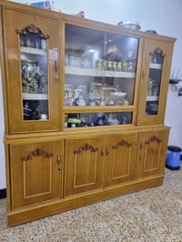 ديوان ارضي • طول ١٨م • معرض خشب ٢٫٥م