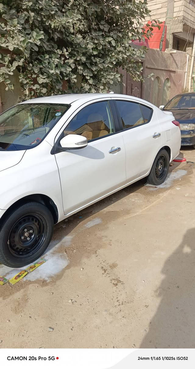 السلام عليكم نيسان موديل 2024كفاله عامه ماعده خسفه صغيره بلقماره ماشيه 40الف سياره مدوشمه ارضيه وكشنات سياره كلش حلوه سعر 124وبيه مجال قليل اتصال *********** بصره زبير
