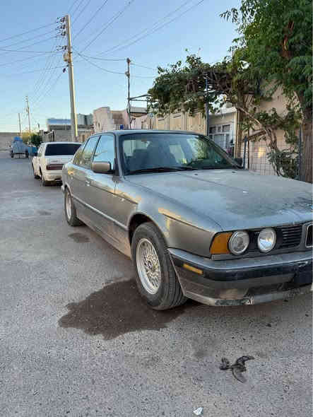 سلاوي خواتان ليبت  مؤديل 1991 هةموو گياني بةشةرت سةنةوةي ساليكة بةسةر جوة تةحويل براوة خرامة بةشةرت دةعميكي دواي هةية نوكي جةمل خةكةي گرتوة هةوزو شتي نةگرتوة شايةني باسكردن هةر نية پيشي كةپسة گيرو مةكينةي سفرة 525 ي ئادية دو جام كارباية سلايتة تةقةو رةقةي نية هةموو گياني بةشةرت جركةو گةلاية ببرة مةسروفيً نية سةيارةكة هين مالي خؤمةو هةموو شتيكم نوسيوة سةري خؤت و منيش مةيةشينة موشتةريت تيل كة لةگةل ريزم ژم *********** سحري 55 ماعمةلة شمشمل
