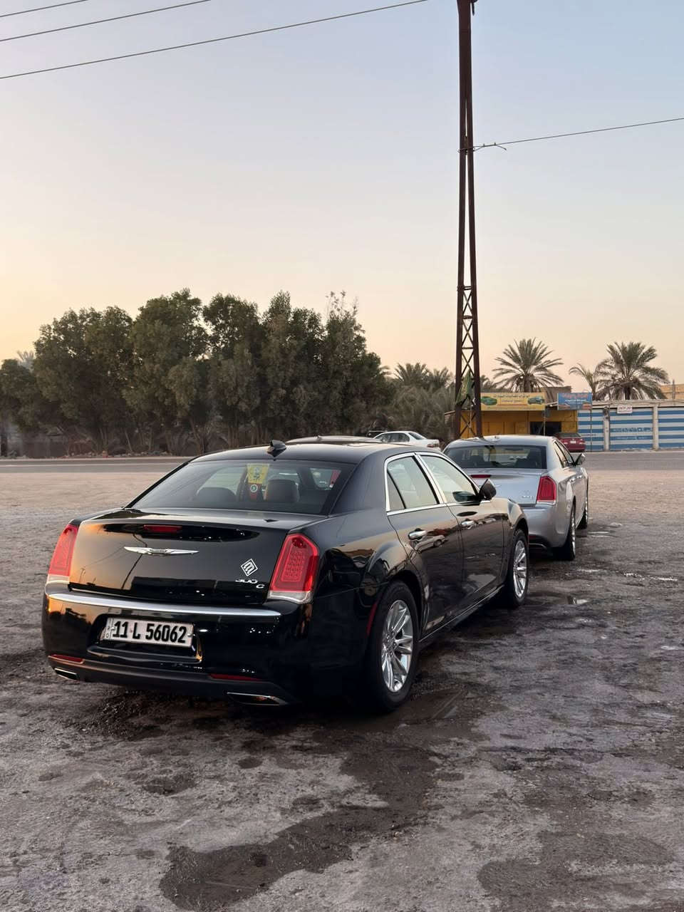 السلام عليكم اخوان
أوباما 22/18 بلاتينيوم 

مكينه هيمي 5700

ماشيه 80 الف ميل 

السياره بيه قطعتي جاملغ خلفي وبنيد 

موصفات فول داخل صاج 

كوب حار وبارد 

خزن مومري ستيرن كهرباء 

كشن تدفاء وتبريد 

وبعد موصفات ال c معروفه 

ويل مكسيكي اصلي تخم تاير

سياره جاهزه لأخير 

‭0781 261 4560‬
