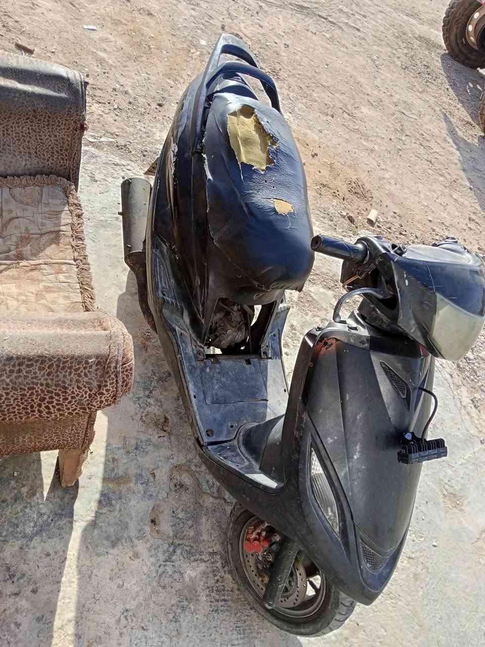 السلام عليكم دراجة ماكس 140 للبيع كوم حديد السعر 200 وبيها مجال المكان مدينة الصدر الشماعية ***********
