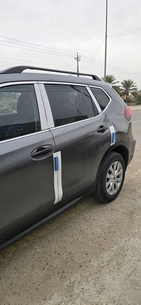 نيسان روج امريكي موديل ٢٠١٨ ظررها بسيط جزء من الجاملغ اليمنه وجزء من الباب رقم انبار السعر ١٣٥ بي مجال  محرك ٢٥٠٠ كير محرك مكفولات ...مكانها...الرمادي..للاستفسار ***********
