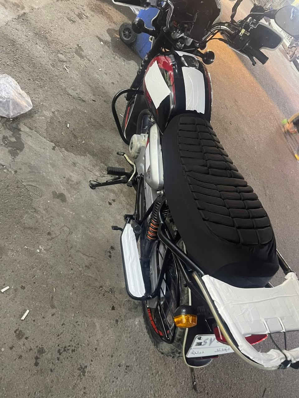 سلام عليكم
للبيع بوكسر 23نزول24 مرقمه سنويه لوحات كامله تحويل ثاني يوم مابيه اي نقص كبل للشارع مكاني بغداد 
***********
