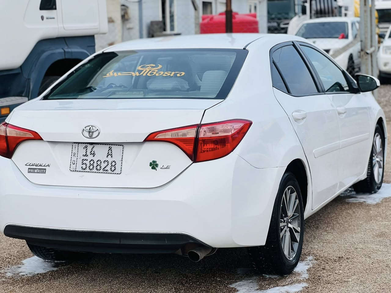 السلام عليكم للبيع كورلا موديل2017وارد امريكي
بيه بيبان ثنين وجاملغ الخلفي بي بارد سياره جديده
رقم بصره انكليزي سنويه جديده مكينه كير حداديه 
تخم تاير كله جديد  مكان سياره البصره باقي تفاصيل ع رقم انه مكلف بنشر ***********
