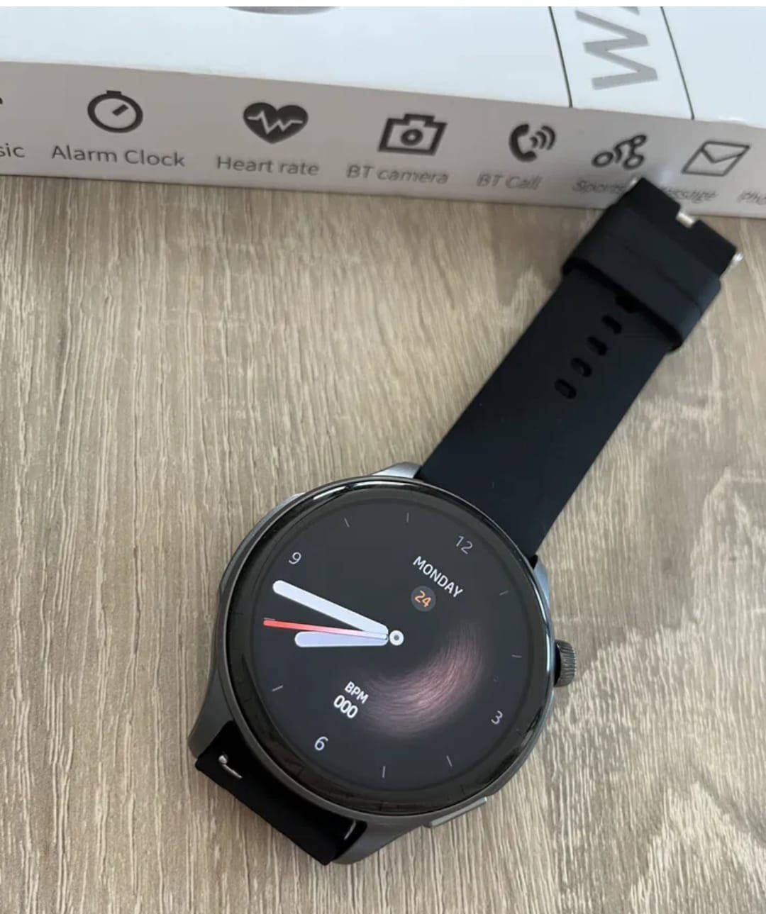 ساعة ذكية متعددة الوظائف 
مكالمات لغه عربيه 
 النشاط البدني
 عداد الخطوات
 مراقبة النوم
طقس
تحكم الكامره 
 إشعارات المكالمات والتطبيقات 
معدل ضربات القلب
 للتحكم بالموسيقى 
عرض الإشعارات والرسائل
  مقاومة للماء 
- دعم إشعارات الهاتف والرسائل
- مراقبة اللياقة والنوم
- تصميم مقاوم للماء IP67


**إذا كنت صاحب هذا الإعلان وتريد حذفه لأي سبب، رجاءا أرسل رسالة إلى الدعم الفني**