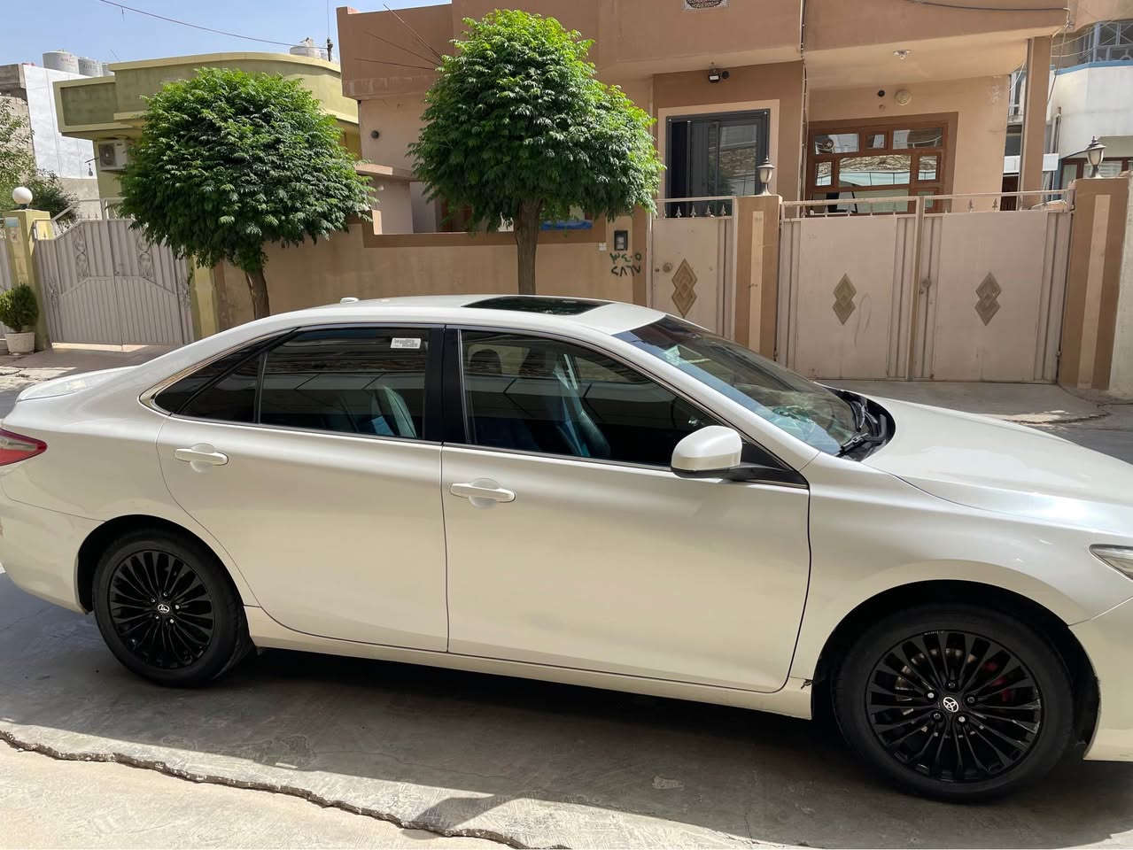 تۆیۆتا کامری 
٢٠١٦
مواسەفات special  فول فول
٤ پستۆن
مەکینەی نەکراوەتەوە
سڵاید
کوشن نیو جڵد
ئەمریکی
٦ پارچەی بۆیاخە بێ ناو گرتن
سەنەوی تا ٢٠٢٨ نوێیە 
شوێن قەڵادزێ
*********** بشدار, السليمانية
