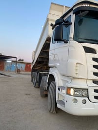 للبيع سكانيا قلاب ٢٠١٣ سكس عكرب خمسة محور كير اتوماتيك مكينة ٧٣٠ سيارة...