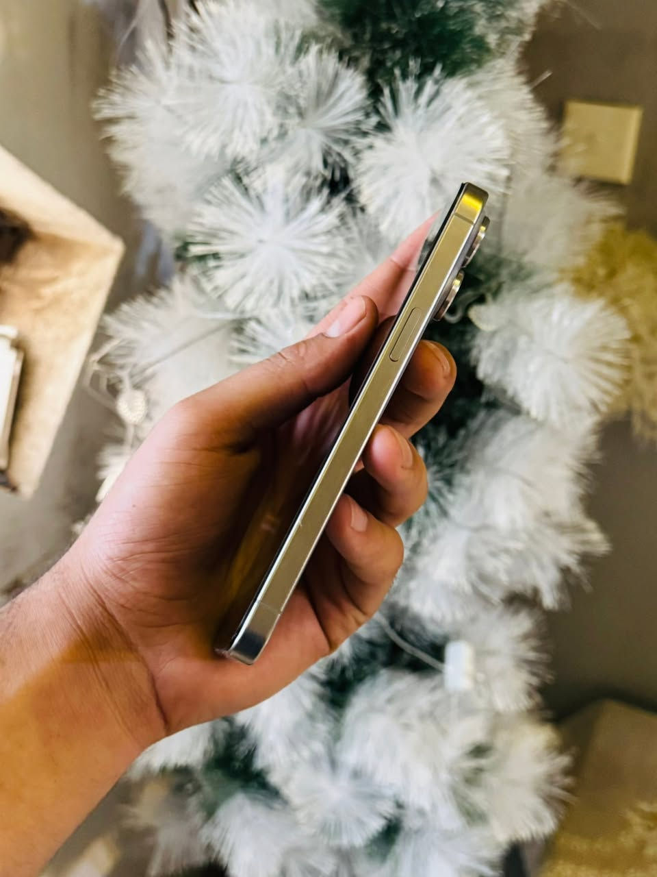 iPhone 15 pro max
ذاكره عاليه 512 
بطاريه 100 
نموذج m
جهاز مبدل شاشه نوعيه ممتازه 
كله شغال بدون خلل شرط 
سعره 625 الف 
***********

