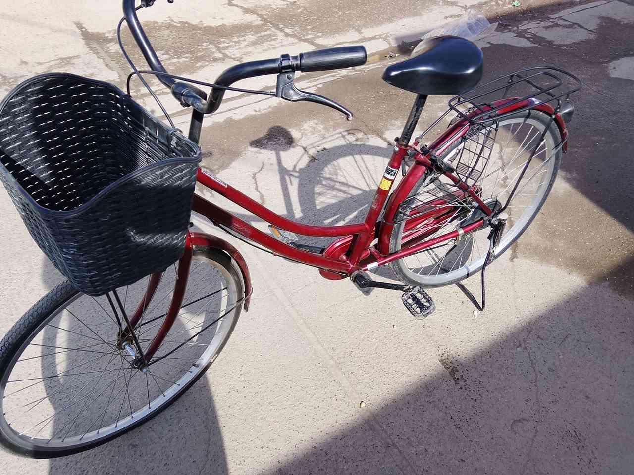 لون ماروني نظيف جداً مستخدم قليل حجم 26 مال باله آني عليه 125 (السعر 95) شراي اتصل ***********
مكان كركوك
