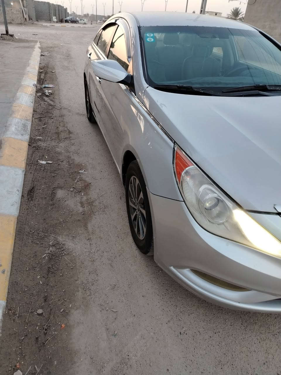 السلام عليكم للبيع هونداي سوناتا وارد أمريكي موديل 2011 رقم انبار الجديد هزه جديده سنويه لغايه 30 محرك 2400 نظيف وكير نظيف تخم تاير جديد صدر امامي خلفي جديد كفاله عامه من الصبغ والتبديل تحويل مباشرمكان السياره الانبار فلوجه الاتصال ع الأرقام *********** (***********) السعر 103مجال قليل للبيع فقط يعني مااراوس
