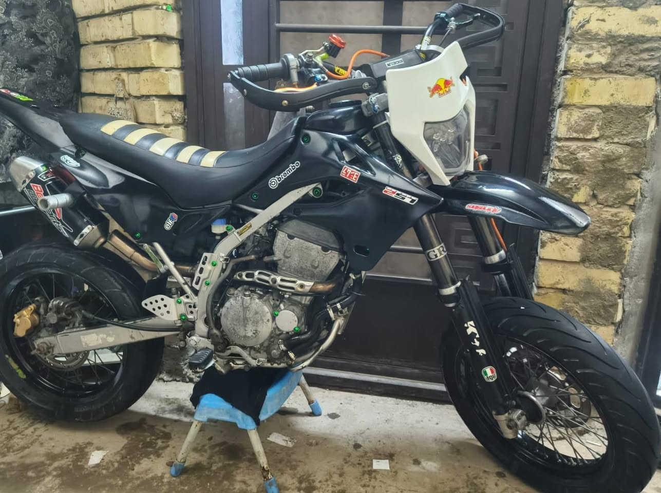 قفاز كاوسكي مزودة مال لعب مكينة مكفولة مال رمبة دراجة هاون مكينتها تجي ٣٠٠ هندر مو ٢٥٠ دهن امزويل مي راديتر زيتي مسويلها ادامة كاملة من تاير لتاير  مكاني بغداد سعر١٣ورقة وبيها مجال


**إذا كنت صاحب هذا الإعلان وتريد حذفه لأي سبب، رجاءا أرسل رسالة إلى الدعم الفني**