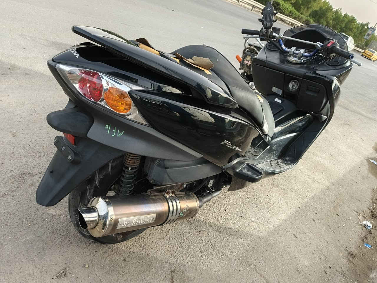 سلام عليكم دراجه 0 10 كفاله عامه دبل بصمه حي النظيفه صار اسبوع من نزلتها من معرض  شلعه ومعدل ماشيه 29 بها صانصه رياضي ثلاث تحكمات كيوره عادي واس اوتوماتيك اتصال واتساب متواجد بالفيس السعر خاص تصل ***********
