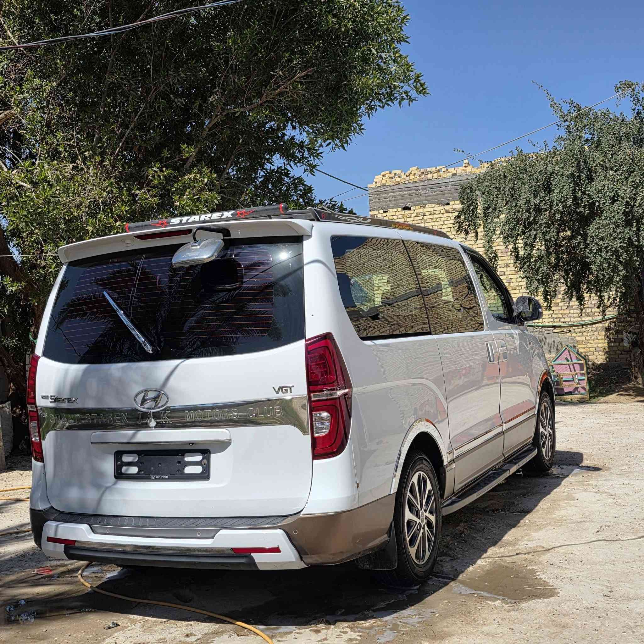 سلام عليكم ستاركس موديل 2017دبلو اصل بيه جاملغ جهت سايق وبيه بارد بارد بل بنيد حداديه تخم تاير دوشمه كله جديد سياره فوك وجوه دبلو بك لايت ٢٠    مري ٢٠رقم بصره بسمي  مكاني ديوانيه الحمزه الشرقي ستفسار ***********
