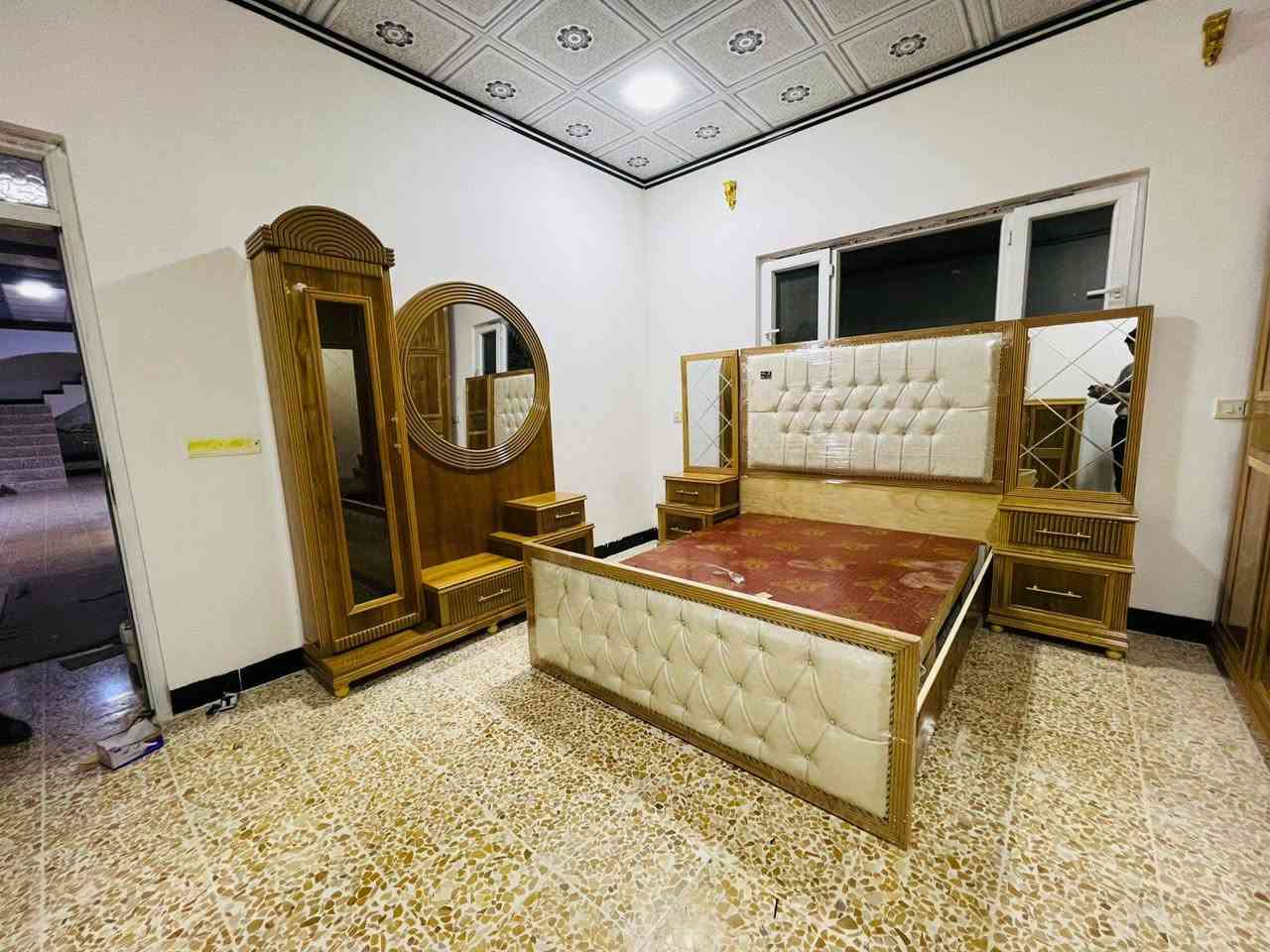 #قسط_غرفتك_براحتك
✔️ ويانا مدة التقسيط سنة و نص بدون مقدمة 
✔️ لحاملي ماستر كارد الرافدين من الموظفين و المنتسبين و المتقاعدين
✔️ يوجد فصال حسب الطلب
✔️ يمكنكم استبدال غرفكم القديمة بغرفة جديدة وتقسيط الفرق
✔️ غرف نوم باحدث الموديلات من خشب الصاج
📌العنوان : الموصل / الجانب الأيمن / الصناعة القديمة / اليابسات مقابيل ميزان البيادر 
📱اسياسيل : *********** (يوجد واتساب)
📱 كورك : *********** (يوجد واتساب
