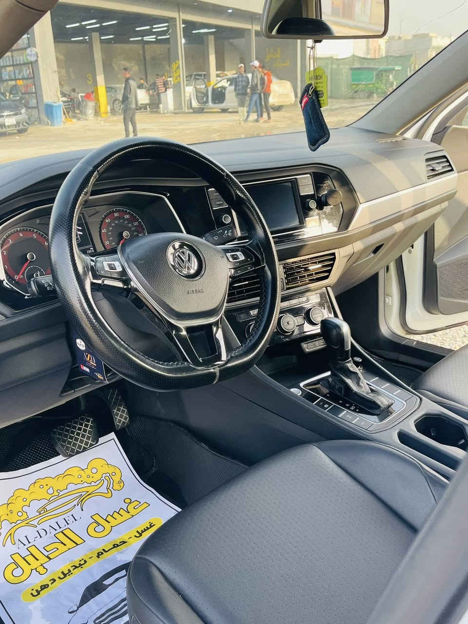 سلام عليكم
ع مستعجل 
جيتا se 2020
رقم دهوك 
ماشيه ١١٣ الف مايل 
هزه جديده 
كوبون بانزين 
تخم طاير
سلايت
بيها طخه بالدعاميه الخلفي موضح بالصوره
سياره ما ناقصها برغي
السعر 165$
مكان السياره الموصل 
الاستفسار الاتصال

‭٠٧٧٥ ٣١٤ ٩٨٥٥‬
