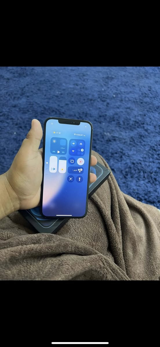 السلام عليكم ورحمة الله وبركاته جهاز ايفون ١٢ برو ماكس جهاز فول فول نضافه نضافه ١٠٠/١٠٠ جهاز تشوفه تكلي مامستخدم هلكد مانضيف شاصي مآبي ولا طخة شاشة ولا شخط والجهاز كلشي ممبدل وتر وتر بروف ع حاسبة ذاكرة ٢٥٦ بطارية ٧٨ اللون المميز البحري والجهاز حيل نضيف وياه كارتونة وكفر ولزكة مكاني بغداد السعر ٤٥٠ وبي مجال 
***********
