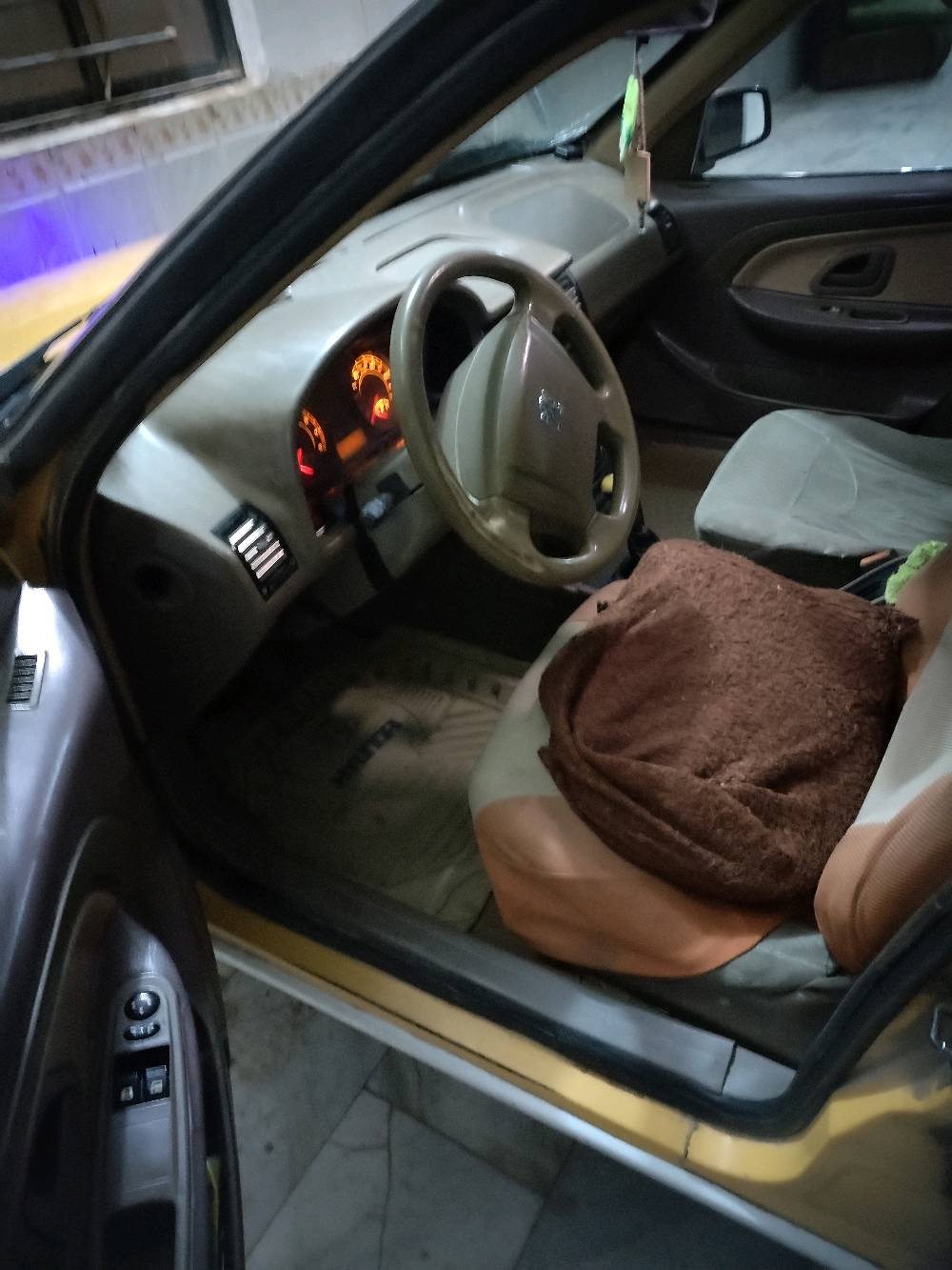 السلام عليكم
 بيجو اكد لميس موديل 2016
رقم ذي قار ضربه بيها جنطه مكينه تنقص صدر حداديه تعبان.
الهاوزن دبل بوربرن توني مسويه ودبل خلفي جديد كهربائيات كامله. مطلوبه هيئه من سنة ال٢١ سياره نظيفه وحلوه راعيها بناصريه رايدها
ب٢٥ وبيها مجال  وهذا وقمي
***********