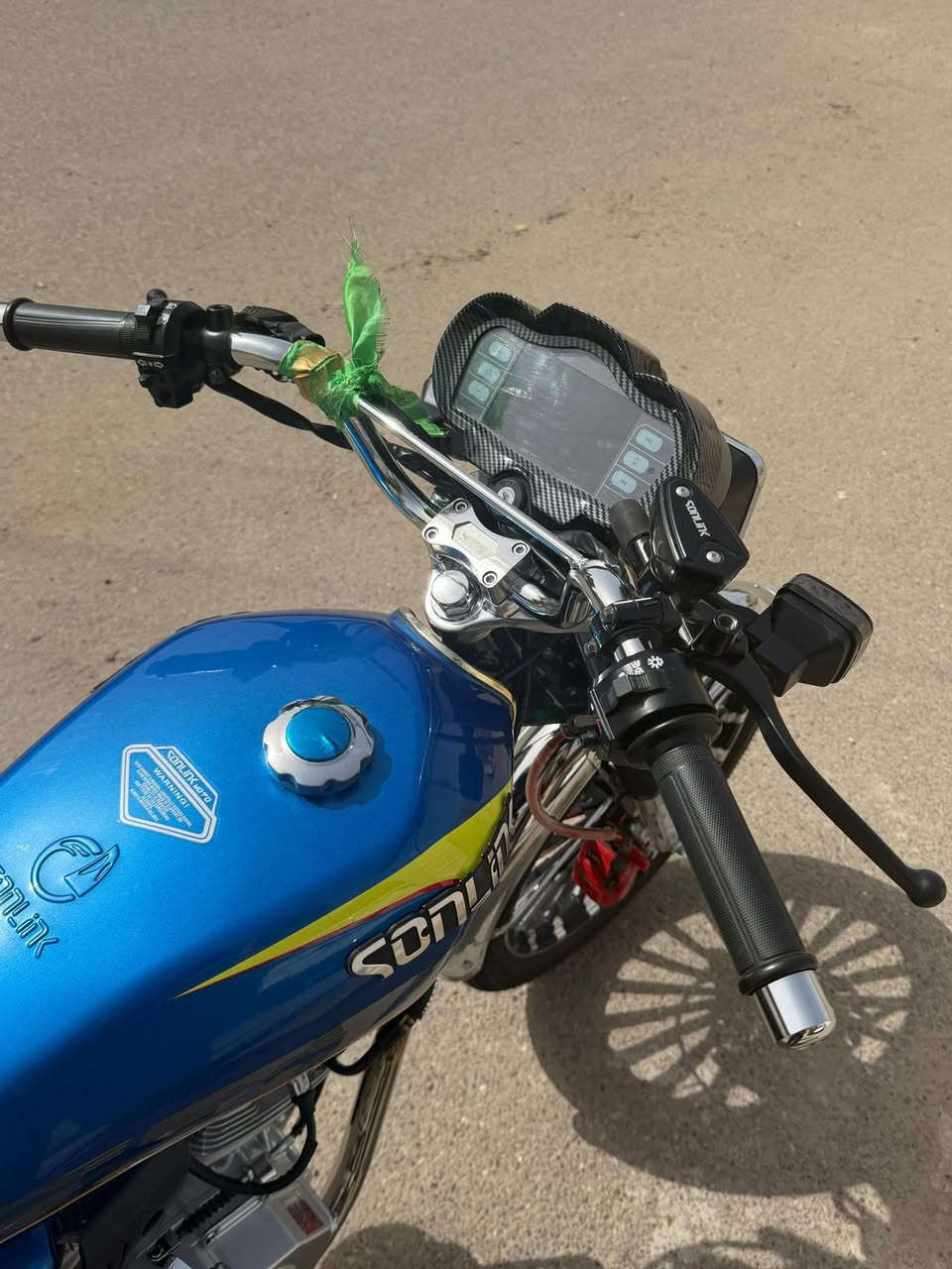 دراجة سونك 25لاصلي محرك200cc دراجة زيرو ماشية الف ونص  يعني زيرو دراجة مكفولة حتى من شخط منزلهة قبل سبوعين  سعر 
950قفل قفل بدون عملة لان زيرو دراجة  مكان بغداد احسينية لراشدية


**إذا كنت صاحب هذا الإعلان وتريد حذفه لأي سبب، رجاءا أرسل رسالة إلى الدعم الفني**
