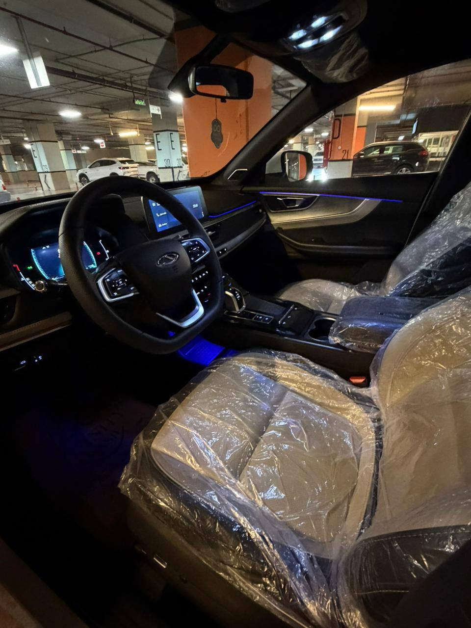 شێرى تيگۆ 7 پرڕو 2022
بێ بۆیاخ و بێ سارد و بێ چاڵ و بێ ته‌رزیه‌
له‌سه‌ر ده‌قی شه‌ریكه‌ ماوه‌ته‌وه‌
سفرى شه ريكه، زەمانى  گێڕ و مه كينه و كاره بايي.
مواسه فات:
مەكينه 15 تۆربۆیه‌
شەغال و بەسمه
سوكان دوگمه
ئوتۆ ستۆپ
 سندوق شەفت
دەرگا لەمس
ئاوێنه و جام ئوتۆ
 كوشنى سايەق كاره بايى
بلوتوس
پانۆراما
كاميراى 360
 دژە  خليسك
 تايه حساس
پشت و پيش حساس
حساسی برێك
شاشه ئايپاد
 تەبريد مەركه زى
 شاشەى ته بريد لەمس
 ئاوێنه خه وتوو... 
 تەحديد سورعه
كوشن جلد
٤ ساڵ زه‌مانی شه‌ریه‌كه‌ ماوه‌
لايت كامل وزينون ،زوّر مواسه فاتى تريش
٤٨ هەزار كم رۆشتوه
سەیارەکە و بەناوى خۆمه، تەحويل و وەكاله بەشەرت .
تێبنی سه‌یاره‌كه‌ ٢٠٢٢ به‌ڵام ٢٠٢٣ له‌ شه‌ركه‌ ده‌ركراوه‌ 

سـعـر : لە کۆمێنت داوابکە ڕاستەوخۆ بۆت دێت 📥 

گێر و مەکیەنەی بەشەرت 
هیچ کێشەیەکی تێدا نییە 

ژمارەی خاوەنەکەی 
***********
