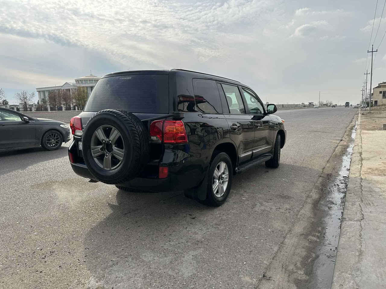 بةناوي خواي گةورة. وةنةوشة ٢٠١٤ GX دةبل سپير سلايد ١٥٩ هةزار رويشتية بةس لة جاملغي پيشةوة تعديلي گچكةي هةية. سةيارةكة زور نويية هةموو شتةكي بةشةرت گير و مةكينةو تةقةو رةقةشي بةشةرت. ٣٧٥ ورةقةو معامةلة *********** أربيل, العراق
