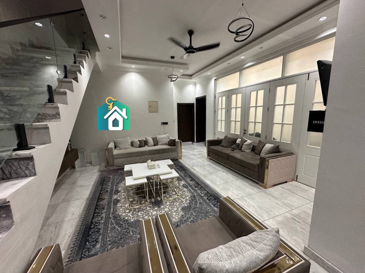 #مكتب_ميثاق_الرحمن

دار للبيع سنة البناء 2024
مساحة 150م واجهة 10م نزال 15م

في شارع فلسطين حي المهندسن محلة 507
شارع عريض موقع هادئ جدأ ثلاث طوابق

موقع . المكتب شارع فلسطين تقاطع الصخره قرب مختبرات النخبة اللاستفسار الاتصال ***********✨***********

نستقبل كافه العروض السكينة والتجارية 🏢🏠

#بيع #شراء #لاارضي #ايجار #تعقيب #معملات #مقاولات #عامه
