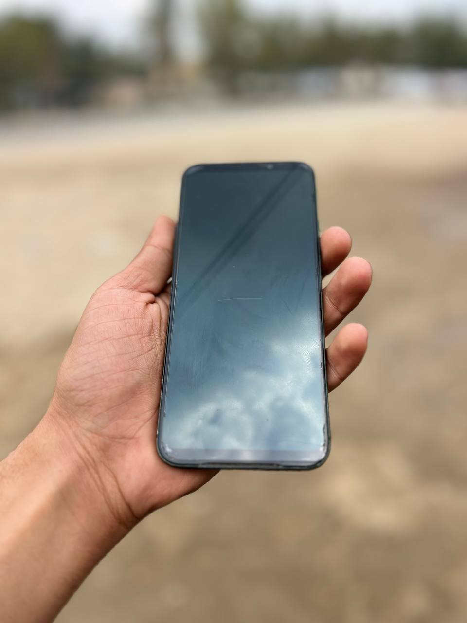 السلام عليكم جهاز بلاك شارك 2 جهاز عملاق وغني عن تعريف جهاز قوي مال الالعاب ومرتب كلشي شغال بي فقط مستبدل شاشه اصليه تفصيخ اذا مو اصليه مرجوعه جهاز بي  لد الجانبي شغالات ولد خلفي شغال ومرتب السعر ب250وبي مجال بسيط واي استفسار رقم الهاتف ***********
