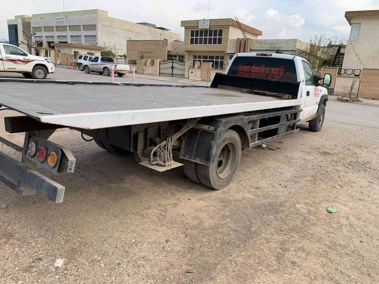 كرين شوفرلیت صطحی
مودیل ٢٠٠٢
بسنویة کرین
بشرت تحویل
محرک ٥٣٠٠
گیڕ ١٠٠٠
بدي نزال ٥ متر ١٦ ستم
مکان اربیل 
***********
