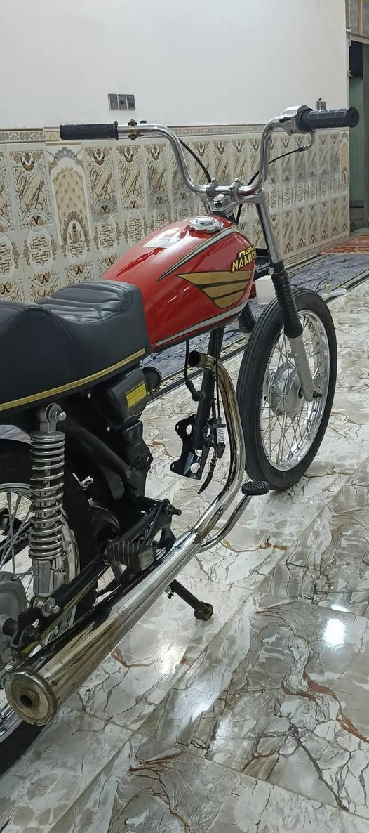 سلام عليكم تعميره للبيع هيه والشاصي كلك سعر 375 وبيها مجال بس جيب محرك وشد مكان ناصريه بين الشطره والغراف ***********
