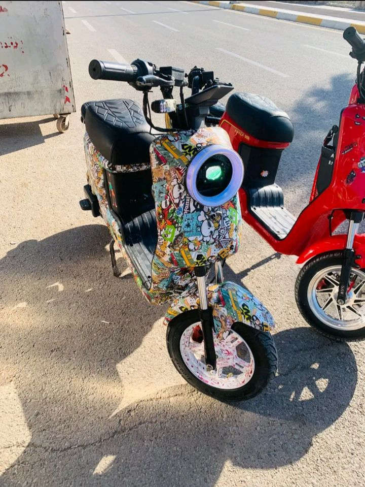 سلام عليكم دراجه ار9 موديل 5 الدراجه كامله شخط مابيه البطاريات 18امبير💯😝 الدراجه صاروخ شلعه ومعدل 😵‍💫عليه تزويد عنابير وكفرات موشم بس الكفرات ب85♥️السعر 400وبيه مجال حك الجيه المكان ديالى بعقوبة كاطون الرحمه 0773 126 3615
