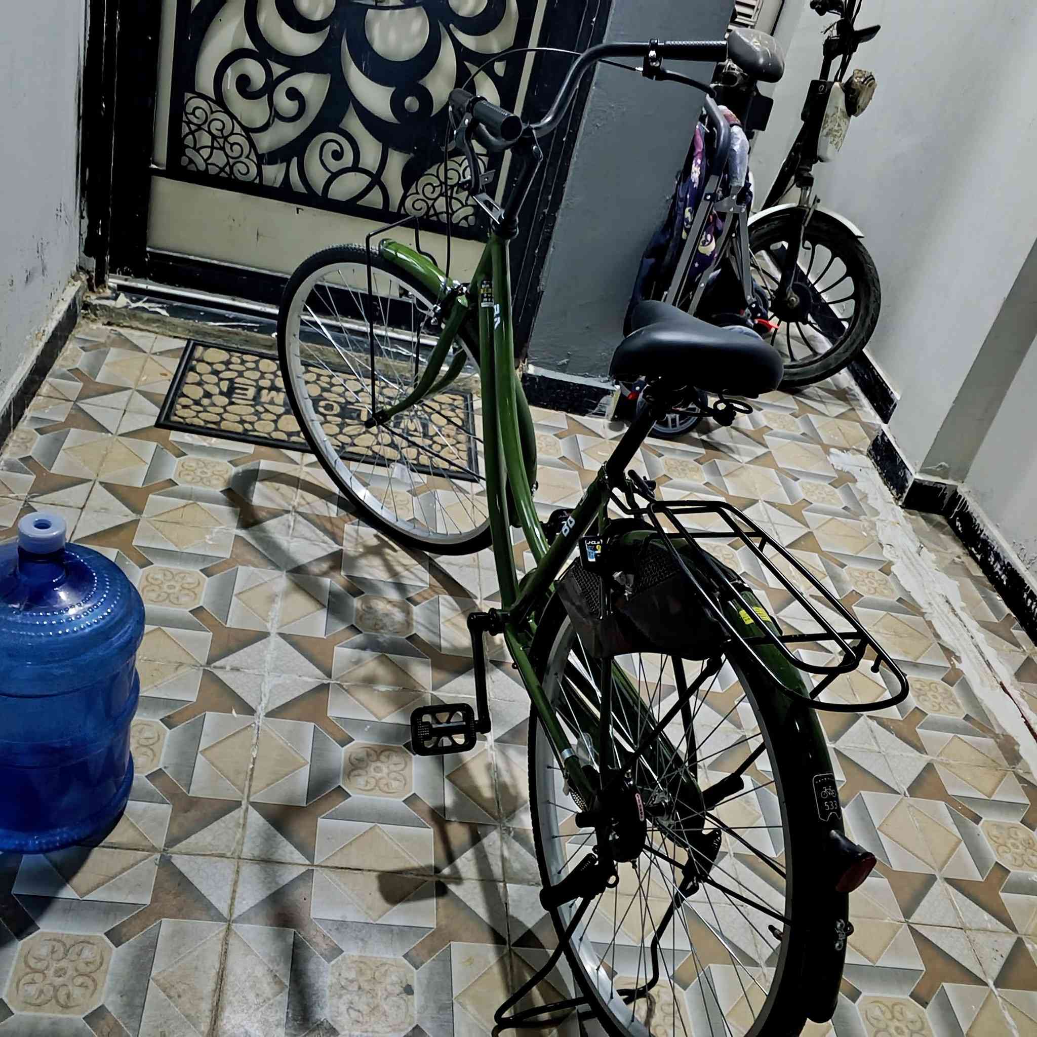 السلام عليكم
بايسكل BD للبيع 

بايسكل نضيف كلشش استعمال قليل شهرين بس 

حاوية اخذته اقصاد ب 225 الف 

السعر 180 و بي مجال

الرقم ***********
