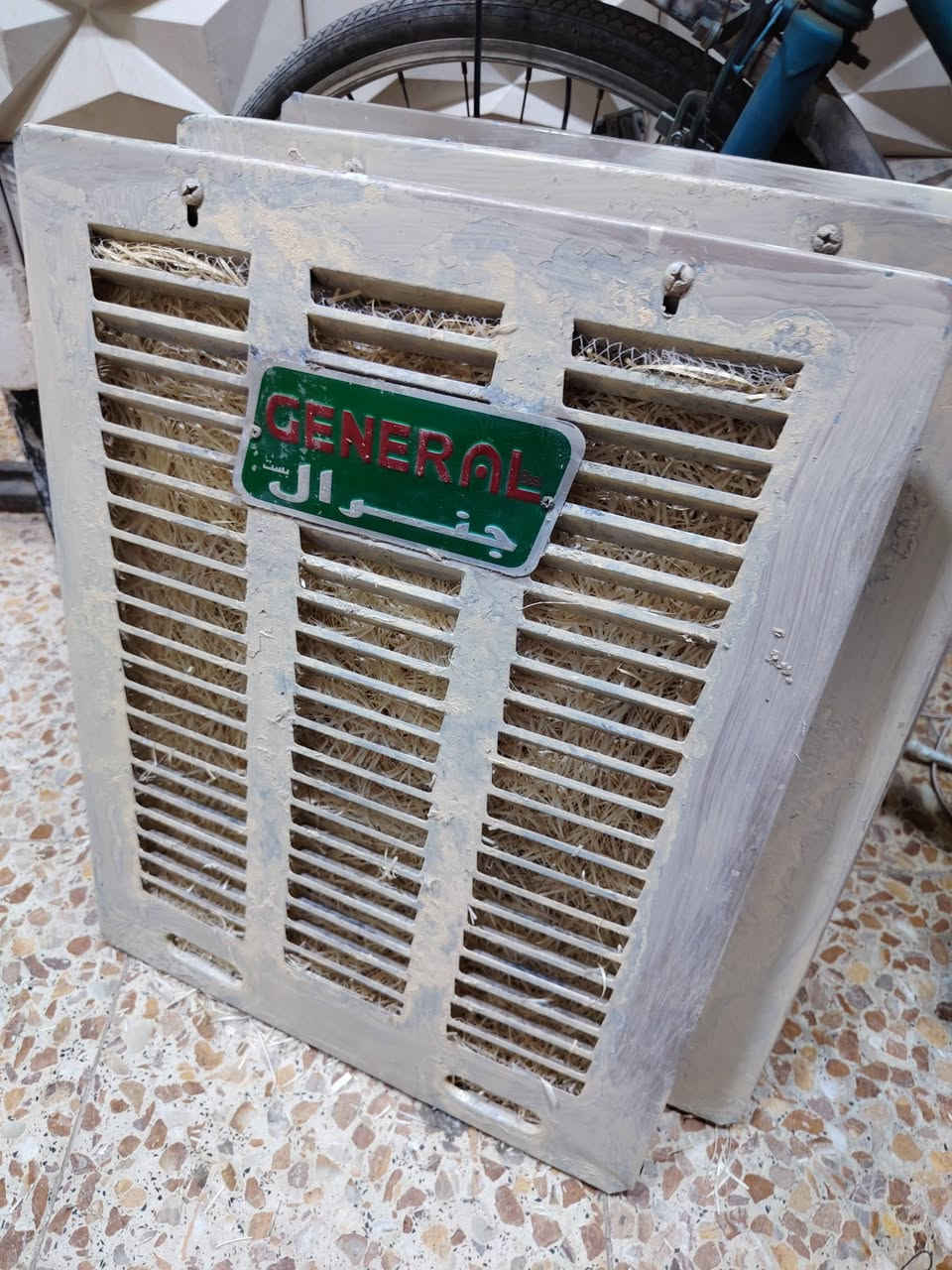 مبردة جنرال بدون خياس نضيفة جدآ حلفات جدد. بليت ثقيل.. سعرها. ٧٥. قفل.. ***********
