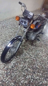 مطلوب مراوس • مكاني رمادي • اتصال