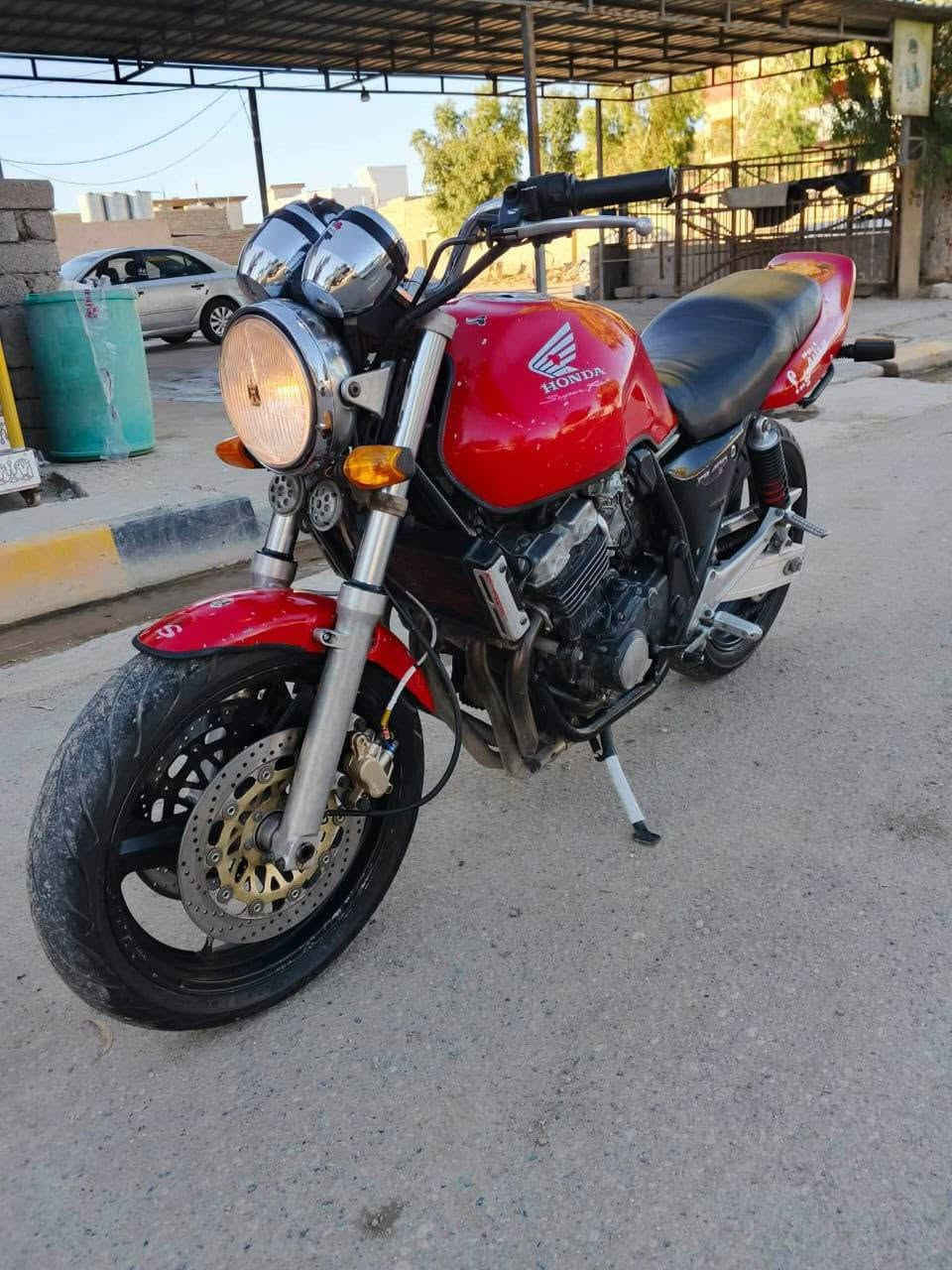 سلام عليكم سيبي فور 400للبيع سعر1250بيها مجال شراي اتصل وادلل كلشي مبيها بس كازكيت مبدل فقط شراي اتصل وادلل***********
